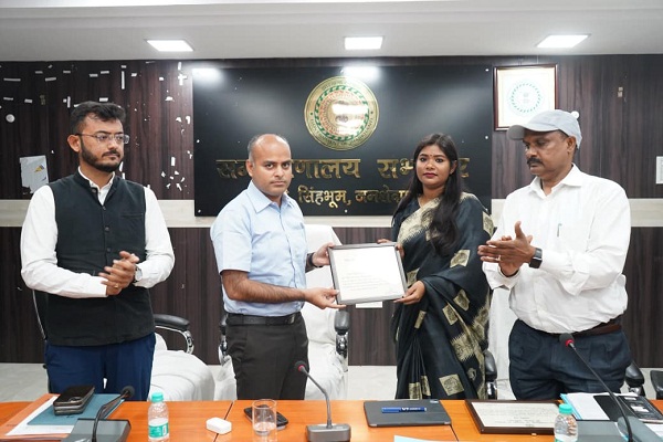 Potka : पोटका सीओ निकिता बाला को उत्कृष्ट कार्य के लिए मिला प्रशस्ति पत्र