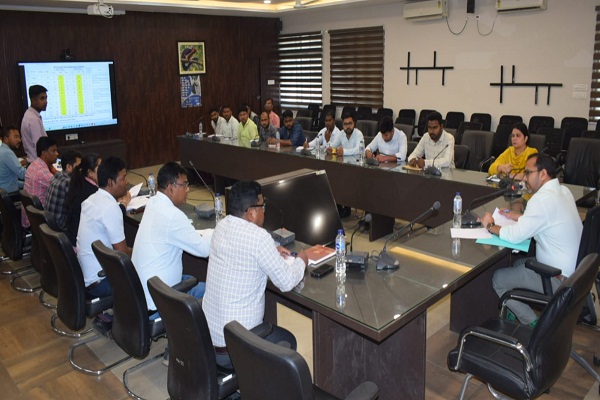 Seraikela : गर्मी की शुरूआत होते ही तत्पर हुआ जिला प्रशासन, बंद पड़े जलमीनार, नलकूप एवं चापाकलों को शीघ्र दुरुस्त करने का निर्देश