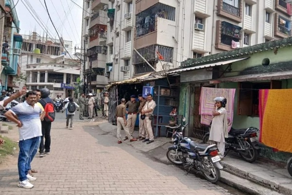 Jamshedpur : सोनारी के विनोद दास को 24 वर्ष बाद मिला न्याय, अवैध कब्जाधारी बिल्डर से मुक्त करायी गई जमीन 