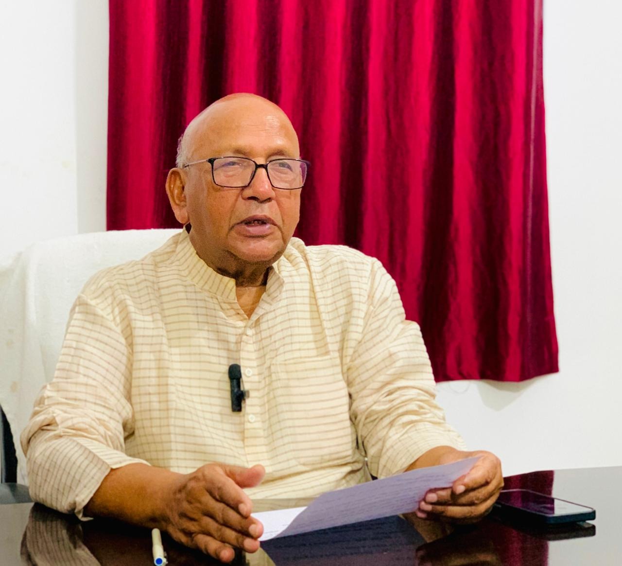 Jamshedpur : सोशल मीडिया पर आकर रेलवे पर बिफरे विधायक सरयू राय कहा, रेलवे की राजशाही और पीड़क मानसिकता खत्म करनी होगी