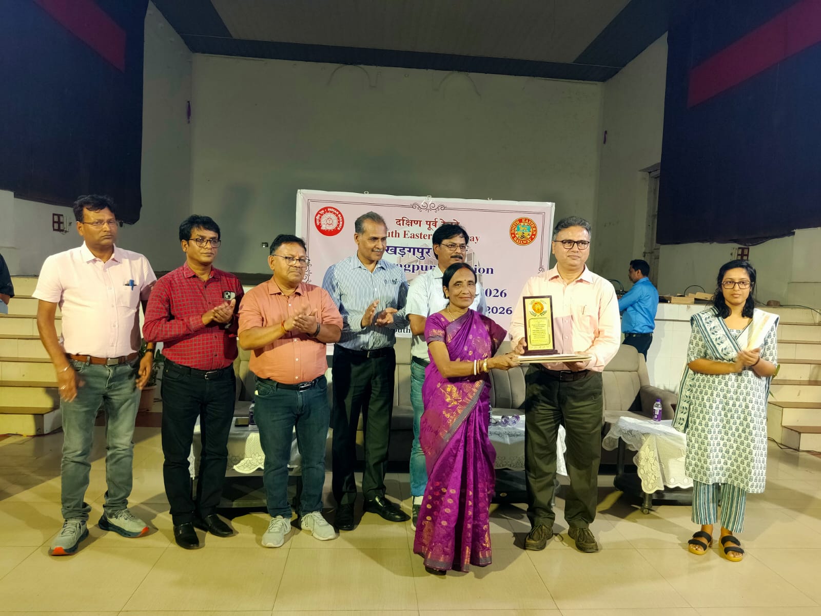 Kharagpur : दपूरे खड़ग़पुर मंडल के 49 रेल कर्मचारी हुए सेवानिवृत्ति, विदाई समारोह का आयोजन 