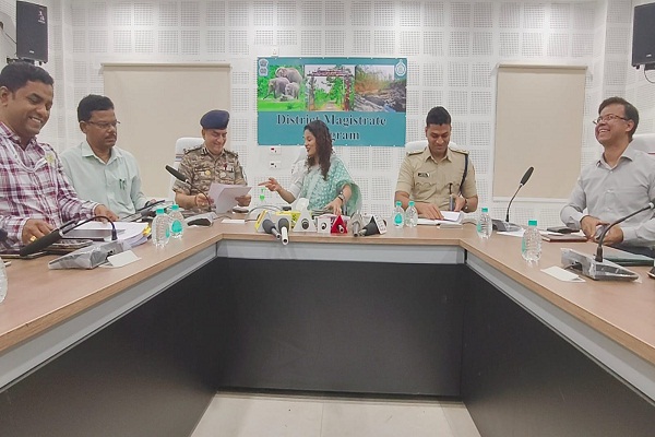 Jhargram : झाड़ग्राम जिले में निष्पक्ष, शांतिपूर्ण और पारदर्शी मतदान सुनिश्चित करने की कार्रवाई में जूटा पुलिस-प्रशासन, प्रत्येक बूथ पर CRPF होगी तैनात