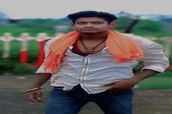 Bahragora : सड़क हादसे में घायल इकलौते बेटे की इलाज के दौरान कटक में मौत, गांव में पसरा मातम