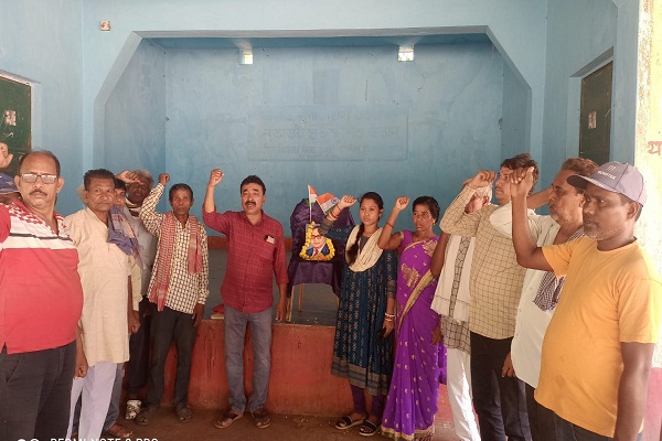 Bahragora : संविधान बचाने के संकल्प के साथ सीपीआई (एम) ने मनाई डॉ. भीमराव अंबेडकर की 135वीं जयंती