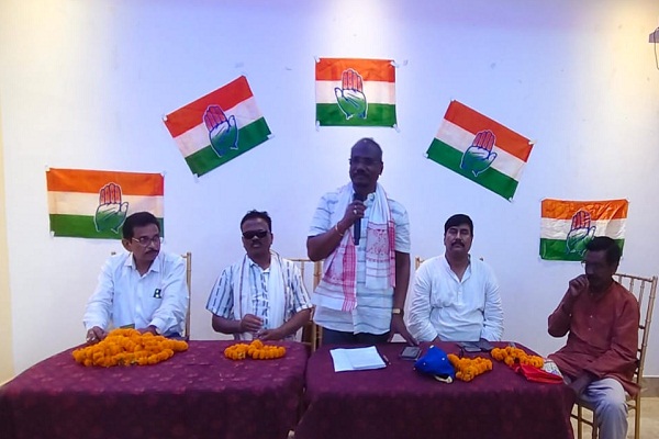 Bahragora : बहरागोड़ा में कांग्रेस का संगठन सृजन कार्यक्रम में पूर्व सांसद डॉ. बालमुचू ने कार्यकर्ताओं में भरा जोश, आगामी चुनाव लड़ने का किया ऐलान