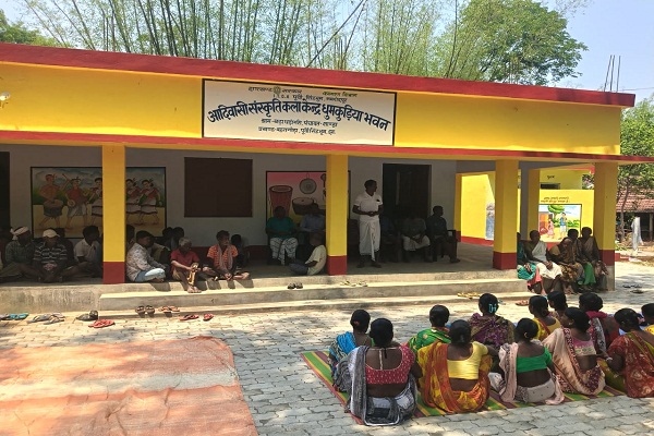 Bahragora : बड़ाधड़ांरी में ग्राम सभा का बड़ा फैसला: दबंगई और आपराधिक आचरण के आरोप में ग्राम प्रधान पदमुक्त