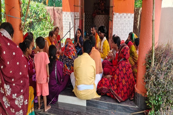 Bahragora : मंत्रोच्चार और भक्ति के साथ पांचरुलिया हनुमान मंदिर में मूर्ति की हुई प्राण प्रतिष्ठा