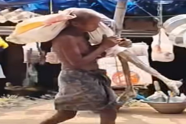 Chaibasa : बहन की लाश लेकर बैंक पहुंचना दुःखद,  सुप्रीम कोर्ट और राष्ट्रपति स्वत: संज्ञान लेकर कार्रवाई करें : बुधराम