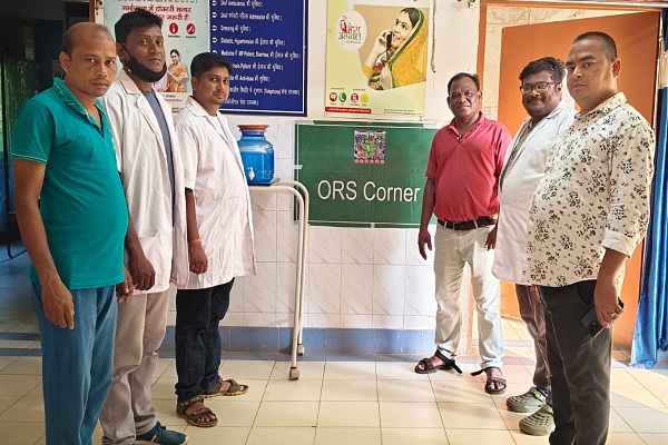 Bahragora : बढ़ती गर्मी को लेकर बहरागोड़ा सीएचसी में लगाया गया ओआरएस कॉर्नर