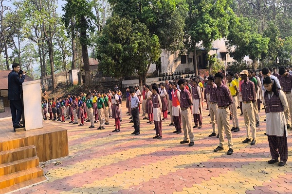 Gua : डीएवी पब्लिक स्कूल सेल चिरिया में स्वच्छ भारत अभियान के महत्व से अवगत हुए छात्र