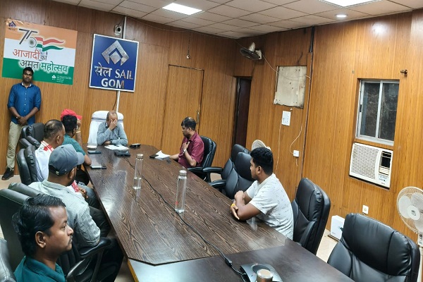 Gua : ठेका मजदूरों की समस्याओं पर यूनियन–सेल प्रबंधन के बीच हुई बैठक, मांगों पर बनी सहमति