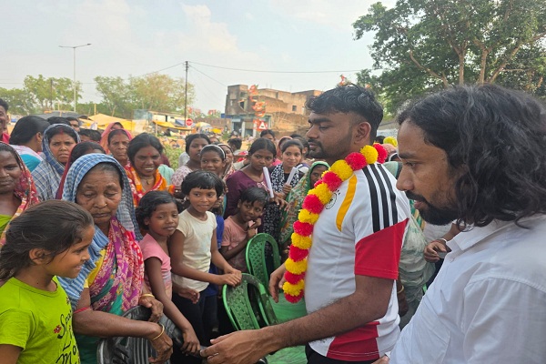 Muri  : पश्चिम बंगाल के जयपुर और बाघमुण्डी में पार्टी प्रत्याशियों के पक्ष में टाइगर जयराम महतो ने किया प्रचार