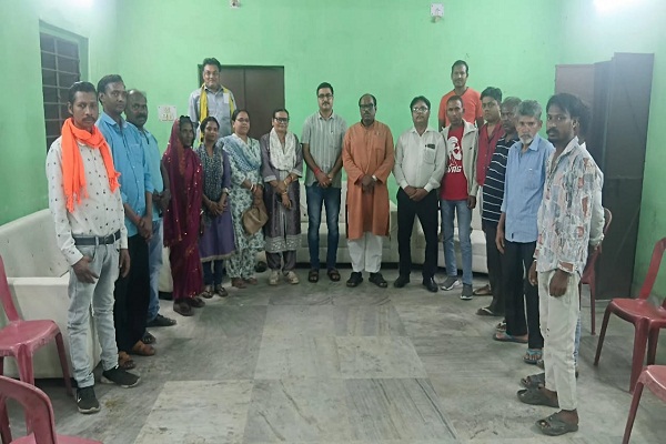 Jamshedpur : ट्रेनों की लेटलतीफी के खिलाफ जदयू का टाटानगर स्टेशन पर धरना 7 अप्रैल को, जन भागीदारी के लिए सोनारी, बिरसानगर व बारीगोड़ा में पार्टी नेताओं ने की बैठक