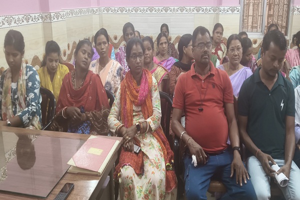 Gua : झारखंड मजदूर संघर्ष संघ की बैठक में ठेका मजदूरों की छंटनी के विरोध में आंदोलन की चेतावनी, अस्पताल समस्याओं पर भी उठी आवाज