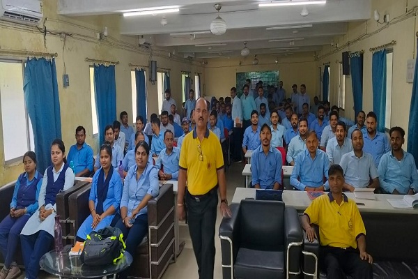 Muri : लोको पायलट को आग लगने पर बचाव व प्राथमिक उपचार का दिया गया प्रशिक्षण