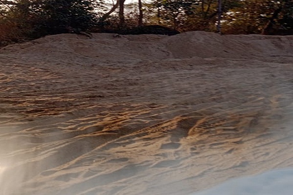 Muri : अबैध बालू खनन के खिलाफ जेएलकेएम मुखर, कार्रवाई के लिए सौंपा ज्ञापन