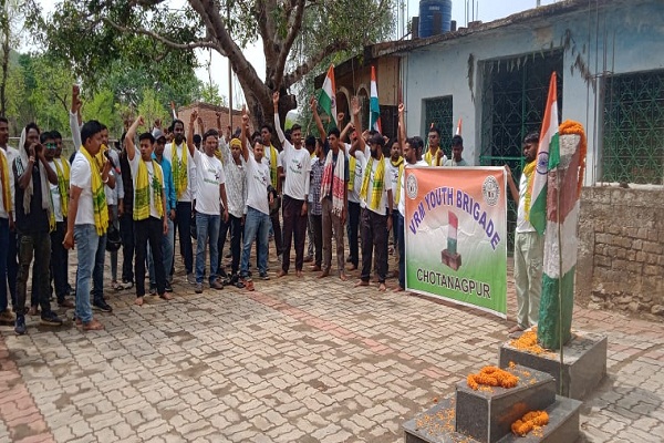 Muri : शहीद रघुनाथ महतो को दी गई श्रद्धांजलि