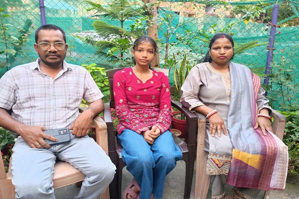 Jadugora : परमाणु ऊर्जा केंद्रीय विद्यालय जादूगोड़ा की स्कूल टॉपर बनी पूनम सोरेन, सीबीएसई 10 वीं में मिला 95.3 प्रतिशत अंक