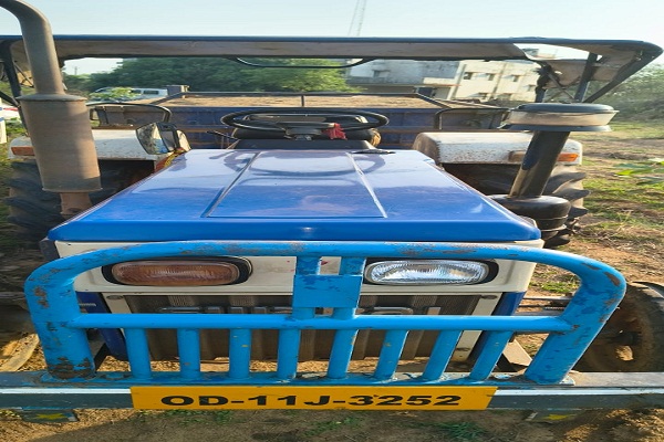 Potka : पोटका में अवैध बालू कारोबार पर कोवाली थाना ने की कार्रवाई, 80 सीएफटी बालू लदा ट्रैक्टर जब्त