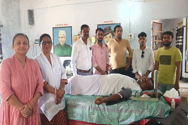 Potka : भीषण गर्मी में युवाओं का दिखा जज़्बा, भगत सिंह युवा समिति के रक्तदान शिविर में उमड़ी युवाओं की भीड़