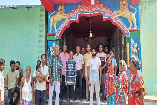 Potka : बांग्ला नववर्ष पर परंपरा को जीवित रखने का दिया संदेश, चना-गुड़ व शरबत का किया वितरण