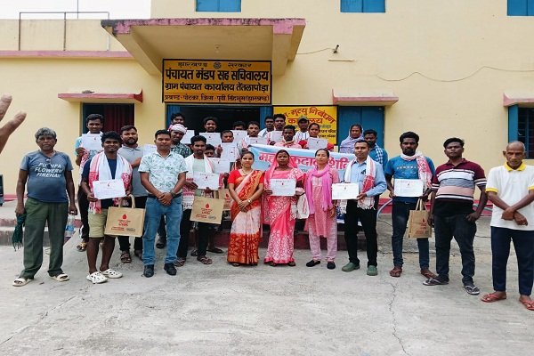 Potka : तेंतला पोड़ा पंचायत भवन में रक्तदान शिविर में ग्रामीणों और युवाओं की दिखी उत्साहपूर्ण भागीदारी