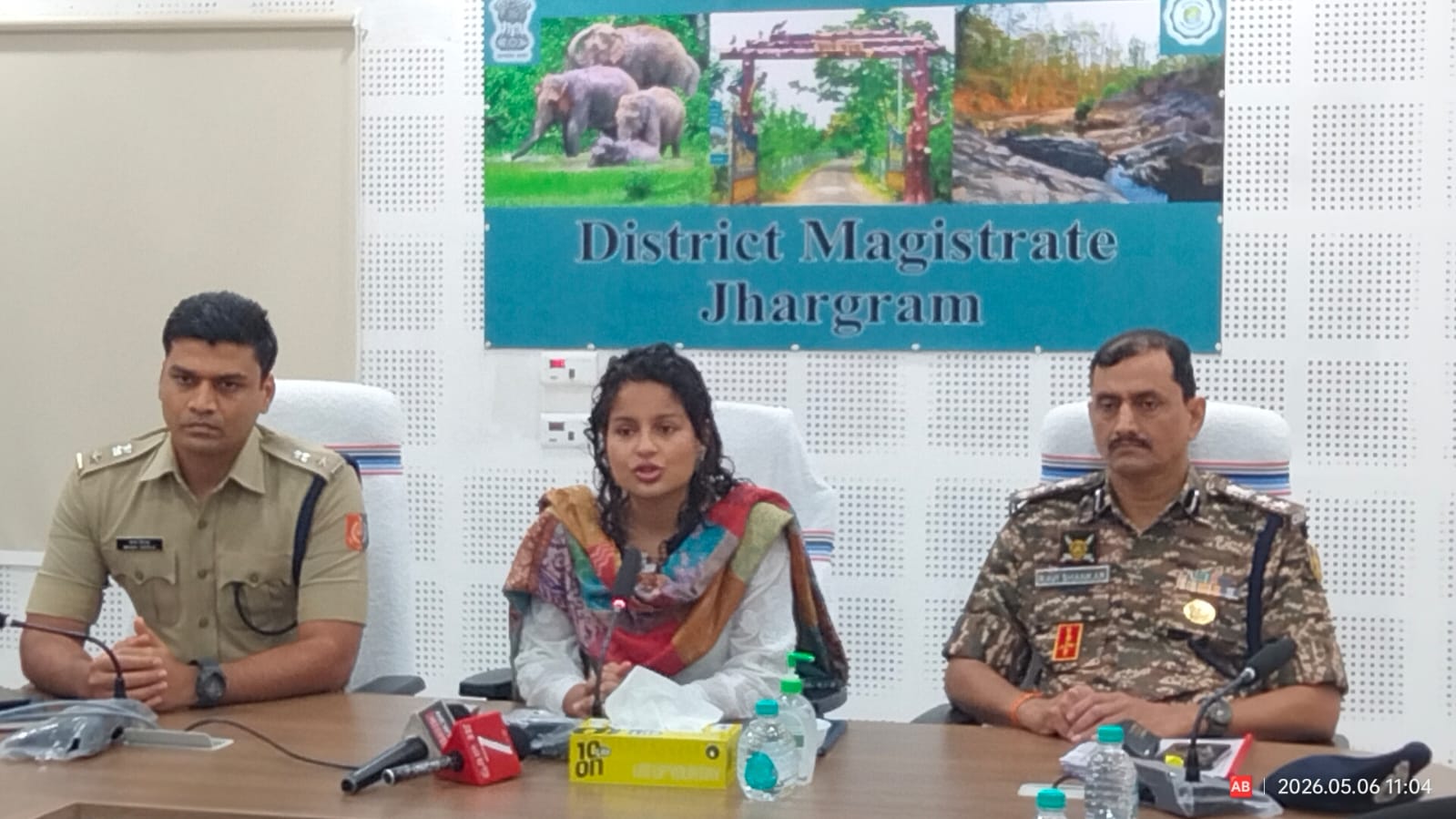 Jhargram : विधि व्यवस्था बिगाड़ने वालों पर होगी सख्त कार्रवाई : डीएम-एसपी 