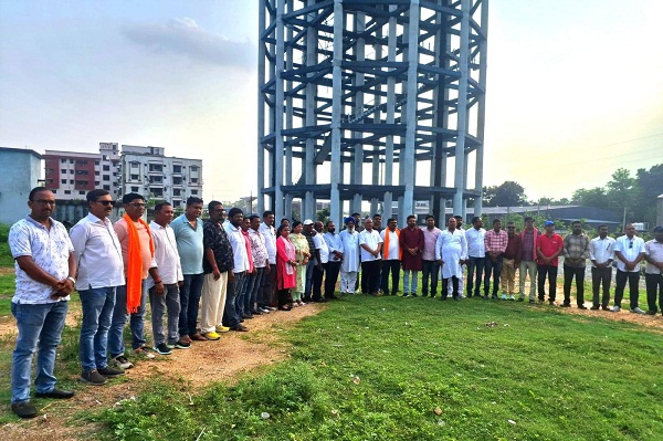 Jamshedpur : सात वर्ष पहले बनी पानी टंकी में अब तक नहीं हुआ पेयजल कनेक्शन, विधायक सरयू राय ने किया निरीक्षण