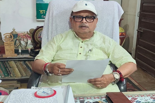 Bahragora : भाषाई अल्पसंख्यकों और शिक्षा व्यवस्था की बदहाली पर पूर्व स्वास्थ्य मंत्री डॉ. दिनेश षडंगी ने जताई चिंता