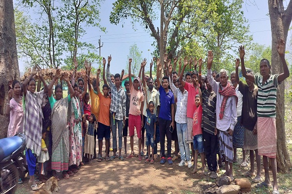 Gua : ठाकुरा गांव में विशेष ग्राम सभा आयोजित, नए मुंडा चयन को लेकर बनी सहमति
