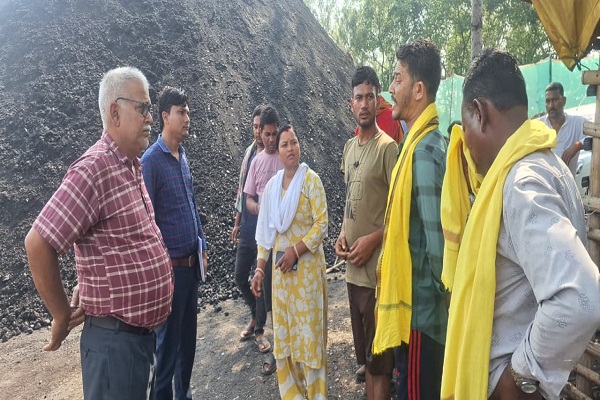 potka : मुखिया की शिकायत प र हल्दीपोखर रेलवे साइडिंग पहुंची प्रदूषण विभाग की टीम, प्रदूषण रोकथाम के दिए निर्देश