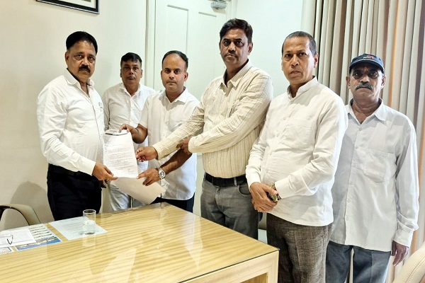 Jamshedpur : झारखंड में होल्डिंग टैक्स वृद्धि पर पुनर्विचार का मंत्री ने दिया आश्वासन, सर्वधर्म सद्भावना समिति ने मंत्री को सौपा मांग पत्र