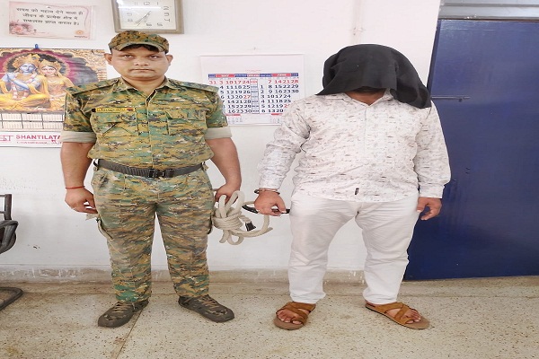 Jadugoda : धोखाधड़ी के मामले में जादूगोड़ा पुलिस ने महाराष्ट्र से जाका उल्लाह खान को किया गिरफ्तार,  भेजा घाटशिला जेल