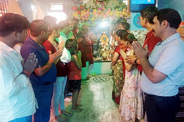Jamshedpur : जुगसलाई शनिदेव मंदिर में शनि शांति यज्ञ का आयोजन, हजारों भक्तों ने ग्रहण किया प्रसाद
