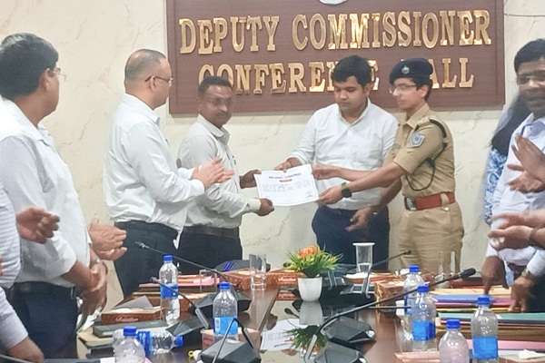 Chaibasa : नशे के अवैध कारोबार पर सख्ती के निर्देश, NCORD की बैठक में उपायुक्त ने दिए कार्रवाई के आदेश