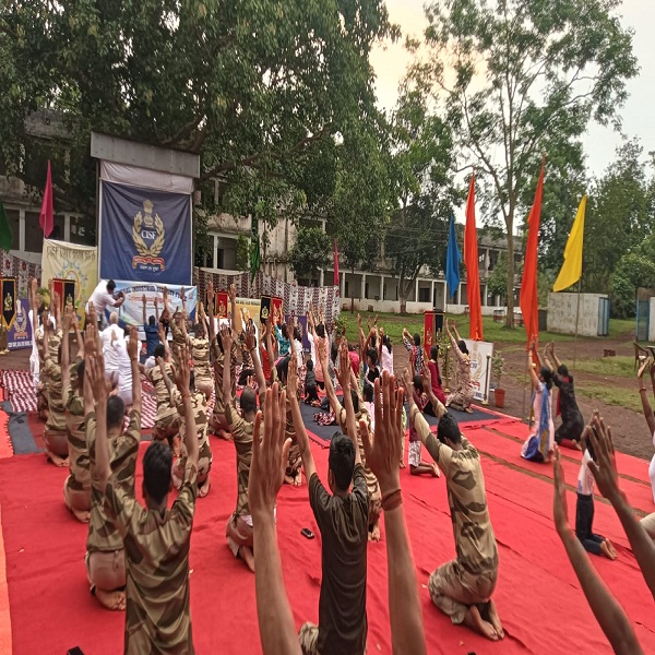 Gua : अंतर्राष्ट्रीय योग दिवस पर सीआईएसएफ गुवा माइंस में योग कार्यक्रम आयोजित