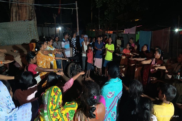 Gua : गुवा शक्तिनगर में रात्रि चौपाल, नशा मुक्ति व ग्राम सुरक्षा पर हुई चर्चा, नशा मुक्त टोला बनाने का लिया निर्णय