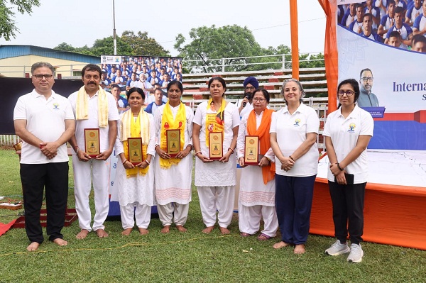 Kharagpur : योग केवल व्यायाम नहीं, बल्कि शरीर और मन के बीच सामंजस्य स्थापित करने वाली समग्र स्वास्थ्य पद्धति है : ललित मोहन पांडेय 