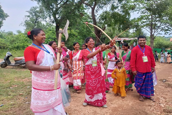 Jadugora : खुखड़ाडीह में हूल दिवस पर सिद्धो-कान्हू को दी गई श्रद्धांजलि, वीर शहीदों के संघर्ष से प्रेरणा लेने की जरूरत : पलटन मुर्मू