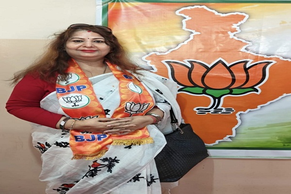 Gua : नरेन्द्र मोदी के प्रधानमंत्री के रुप में पंडित जवाहर लाल नेहरू के बराबरी की सराहना, प्रदेश किसान मोर्चा की सह संयोजिका ने दी बधाई