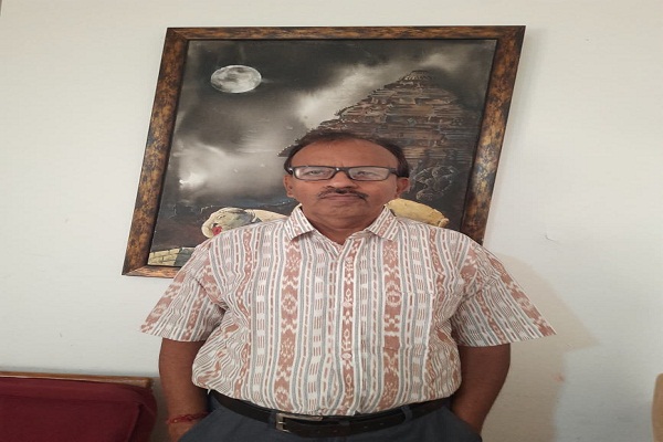 Bahragora : सेवानिवृत्त शिक्षक के आकस्मिक निधन से शिक्षा जगत में दौड़ी शोक की लहर, बेंगलुरू में थे इलाजरत