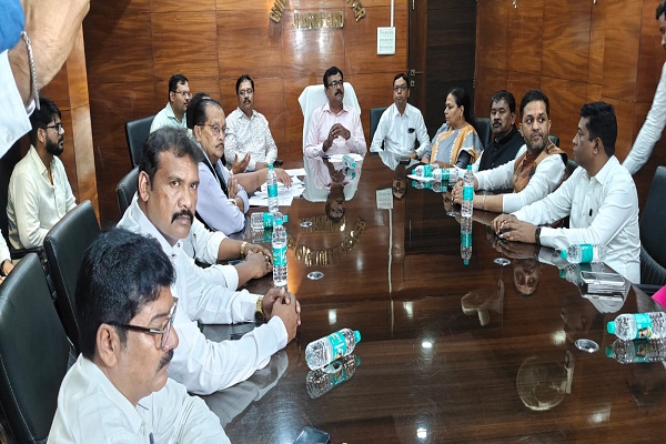 Ranchi : कांग्रेस विधायक दल का प्रतिनिधिमंडल मुख्य निर्वाचन पदाधिकारी से मिला, झारखंड में SIR का 15 दिन बढ़ाने की मांग की