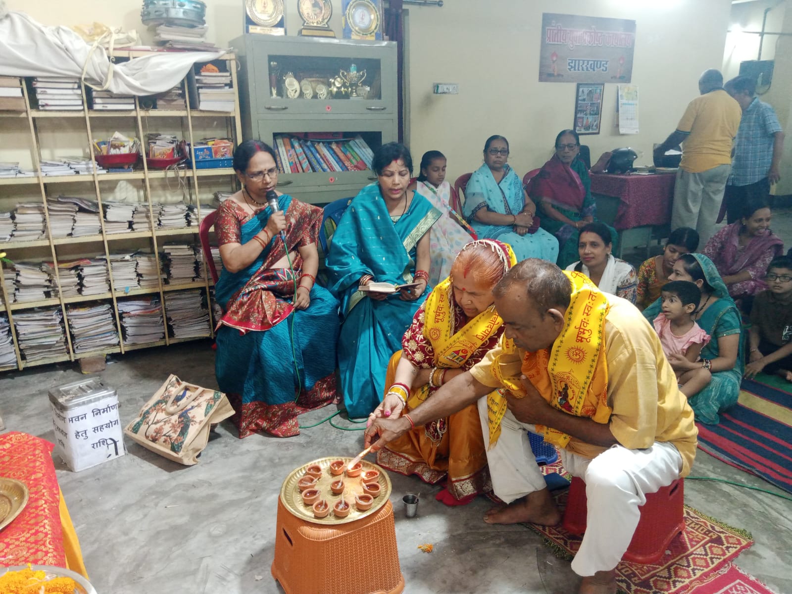 Jamshedpur : नवयुग दल एवं प्रज्ञा महिला मंडल, टाटानगर की विशेष गोष्ठी संपन्न
