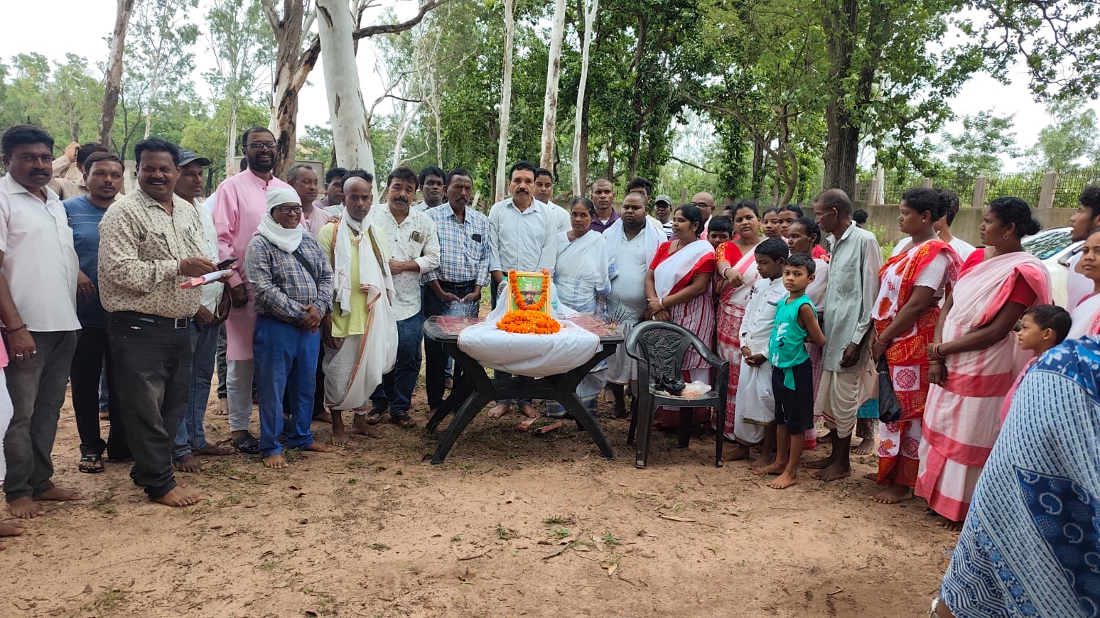 Bahragora : बहरागोड़ा के मानुषमुड़िया में झारखंड आंदोलनकारी स्वर्गीय सुरेंद्र नाथ हांसदा को दी गई भावभीनी श्रद्धांजलि, स्थापित होगी प्रतिमा
