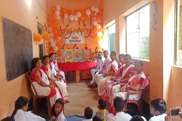 Bahragora : सरस्वती शिशु विद्या मंदिर, गीता आश्रम में श्रद्धा व उल्लास के साथ मनाई गई गुरु पूर्णिमा