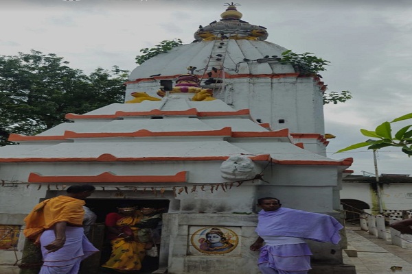 Bahragora : दूसरी सोमवारी पर आस्था का सैलाब, चित्रेश्वर धाम समेत तमाम शिवालयों में गूंजा ‘बम-बम भोले’