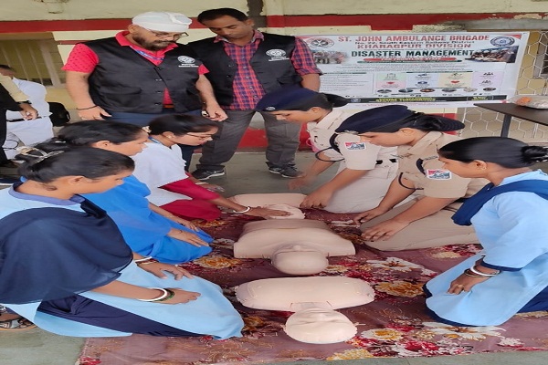 Kharagpur : झाड़ग्राम में रेल कर्मचारियों को दिया गया सीपीआर का प्रशिक्षण, बालीचक में रेल वन मोबाइल ऐप की हुई शुरूआत