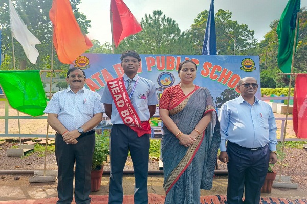 Gua : टाटा डीएवी पब्लिक स्कूल नोवामुंडी में विद्यार्थी परिषद का गठन