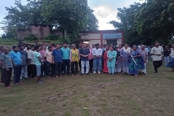 Jadugora : तुरामडीह यूरेनियम प्रोजेक्ट के विसथापित व आश्रितों का मामला पहुंचेगा सीएम दरबार, मार्गदर्शन के बाद ही तय होगी आंदोलन की रूप रेखा