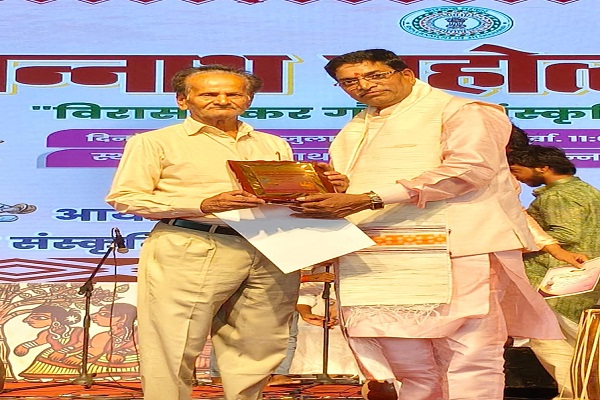 जगन्नाथ महोत्सव : पंडित शैलेंद्र कुमार पाठक के शास्त्रीय गायन से समृद्ध हुई रांची की संगीत संध्या